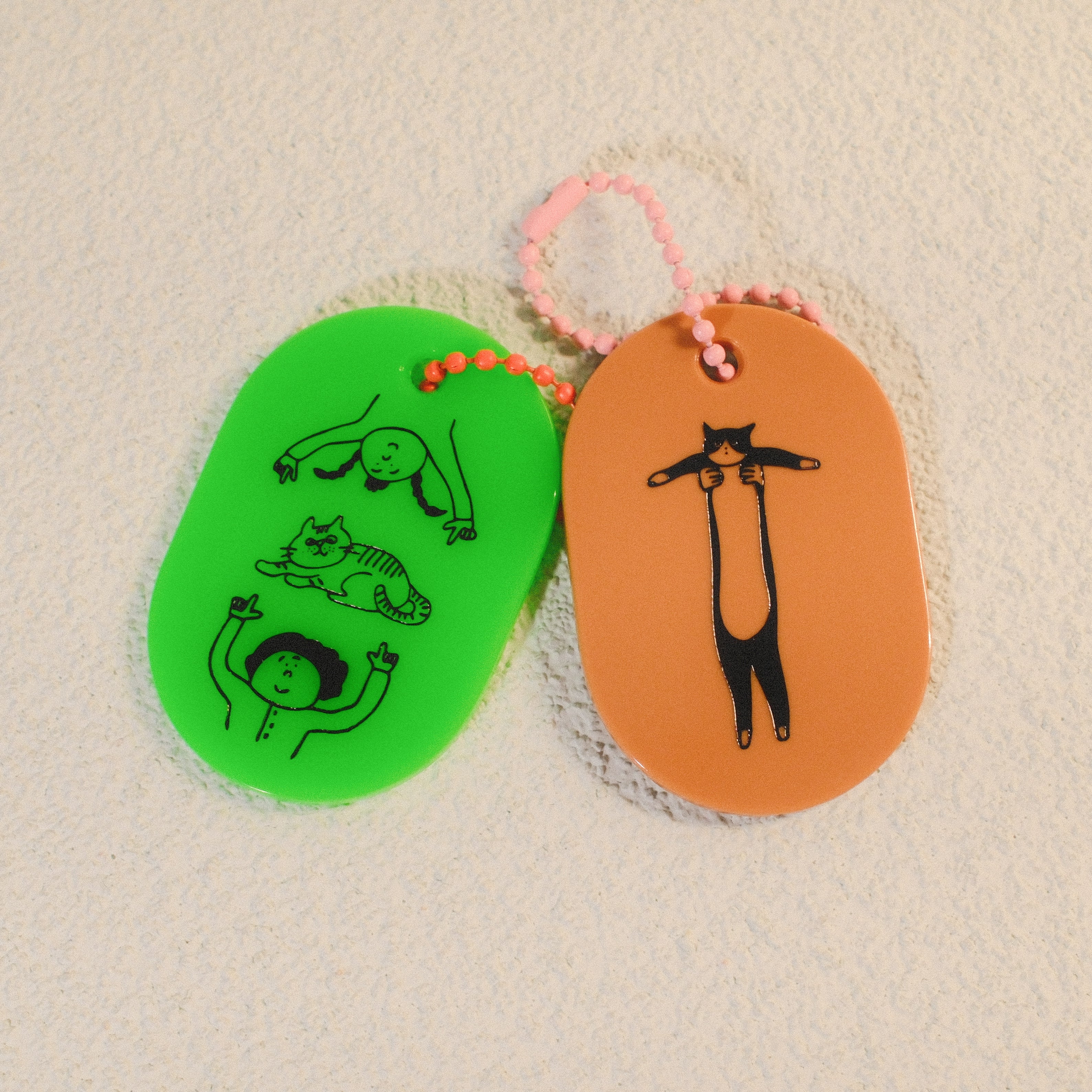 Cat Key Ring – Finger Pointing or Long Cat Beehive Design with Chain