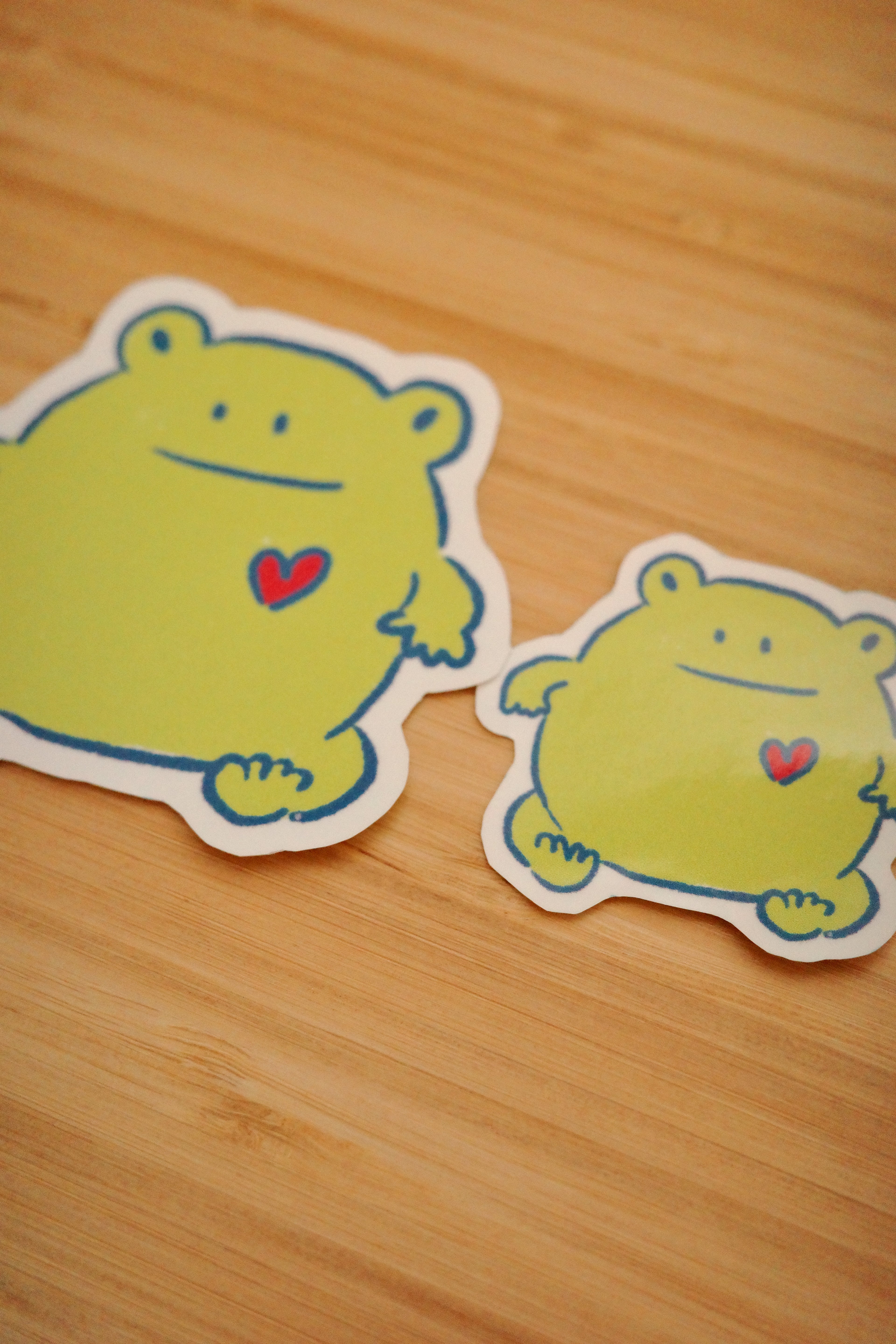 Die-cut sticker ✦ Toby the frog