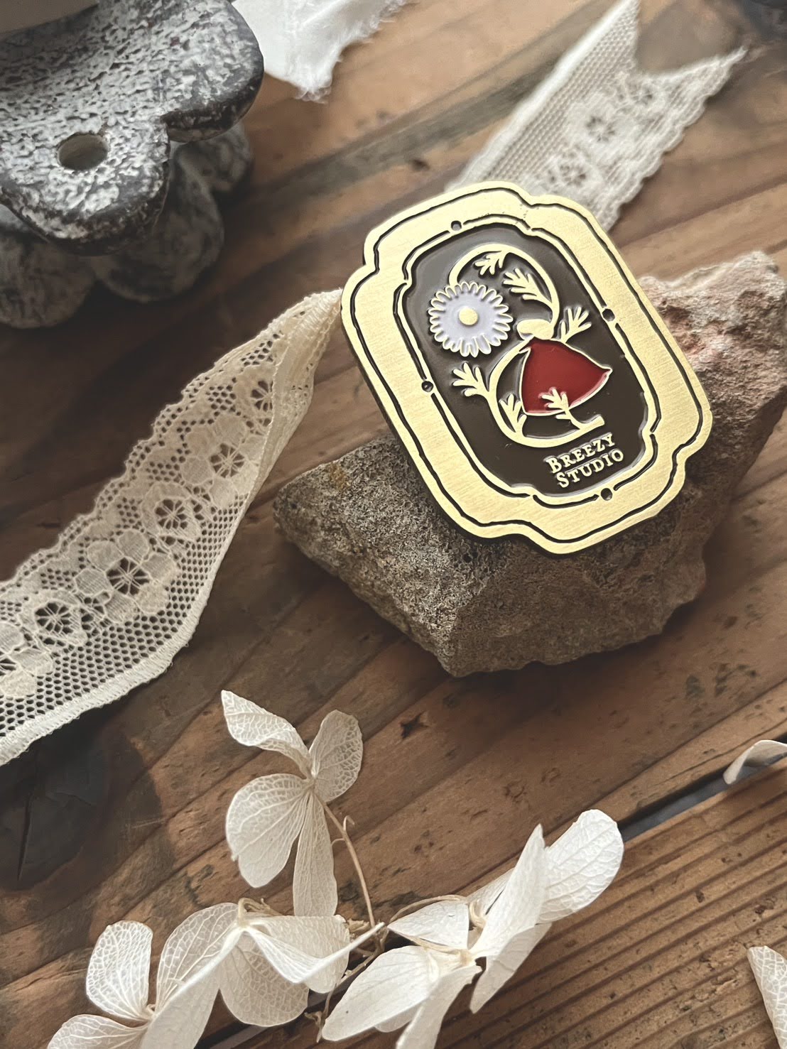 【Limited】Vintage Lady Metal Clip – Retro Brass & Rose Gold Japanese Office Clip